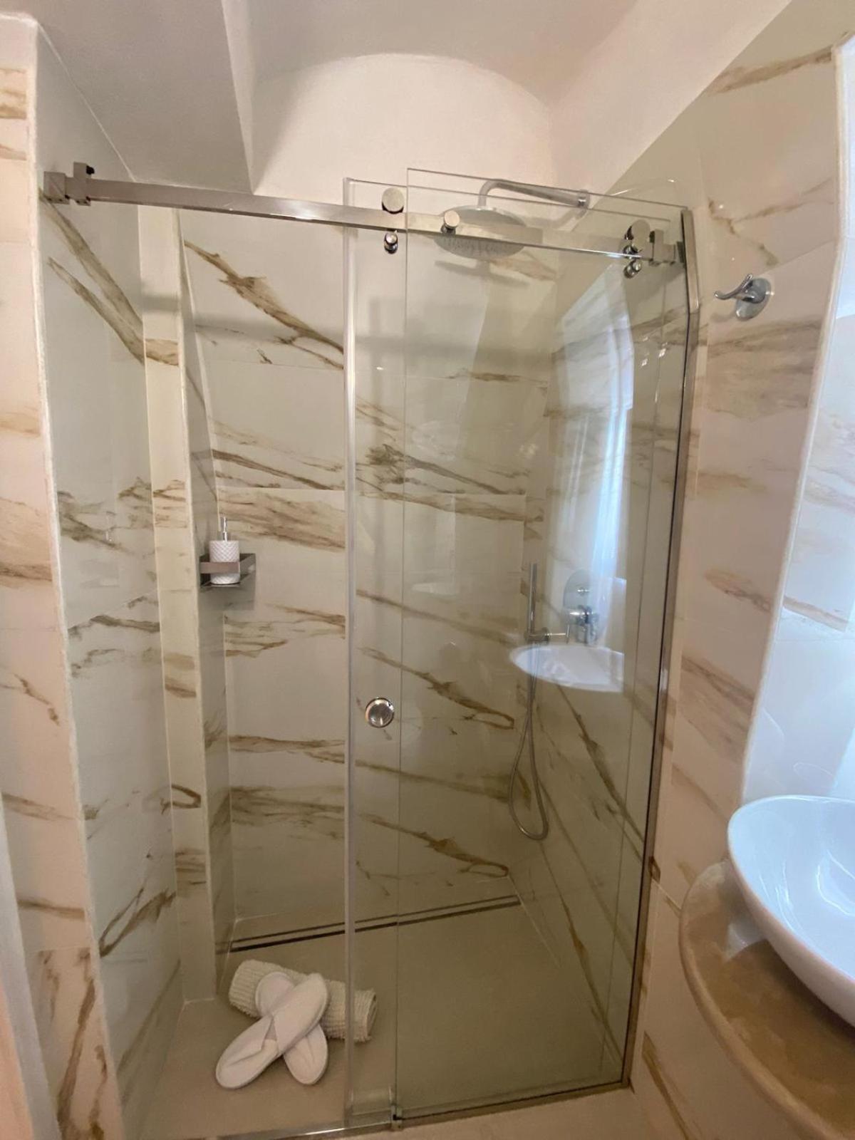 Eureka Luxury Room 奥斯图尼 外观 照片